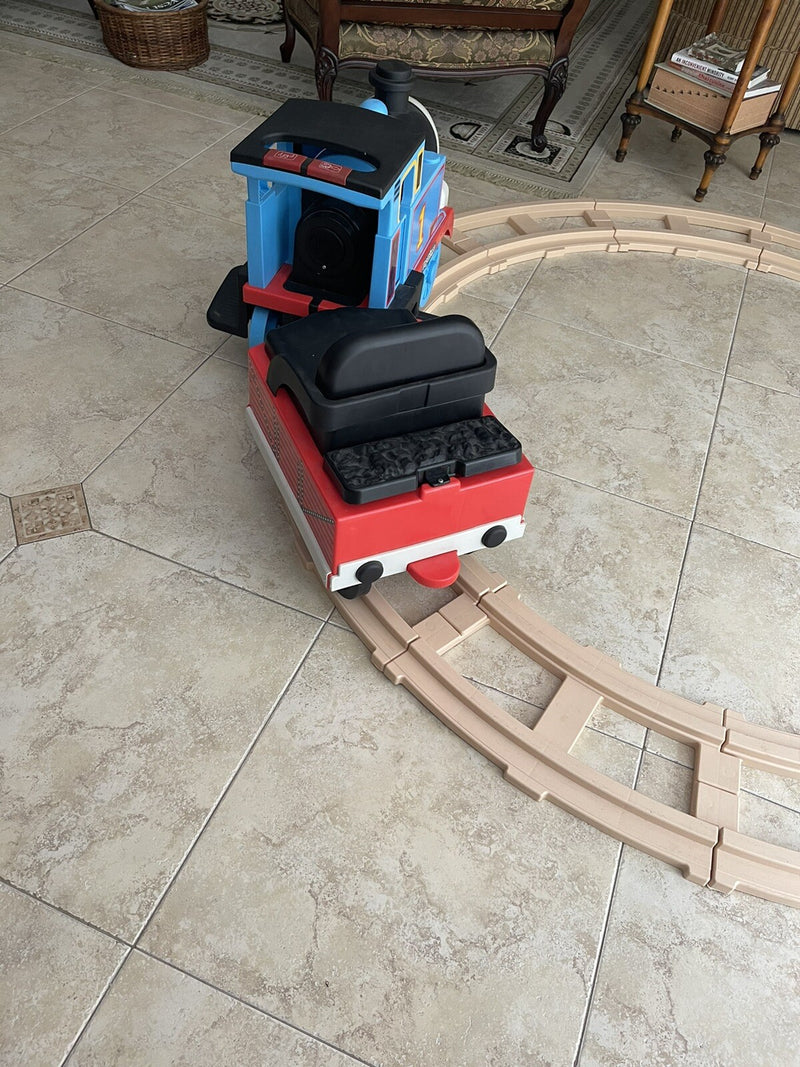 2000s Battery-Powered Thomas the Tank Engine Rider with Tracks Magic Cars 5