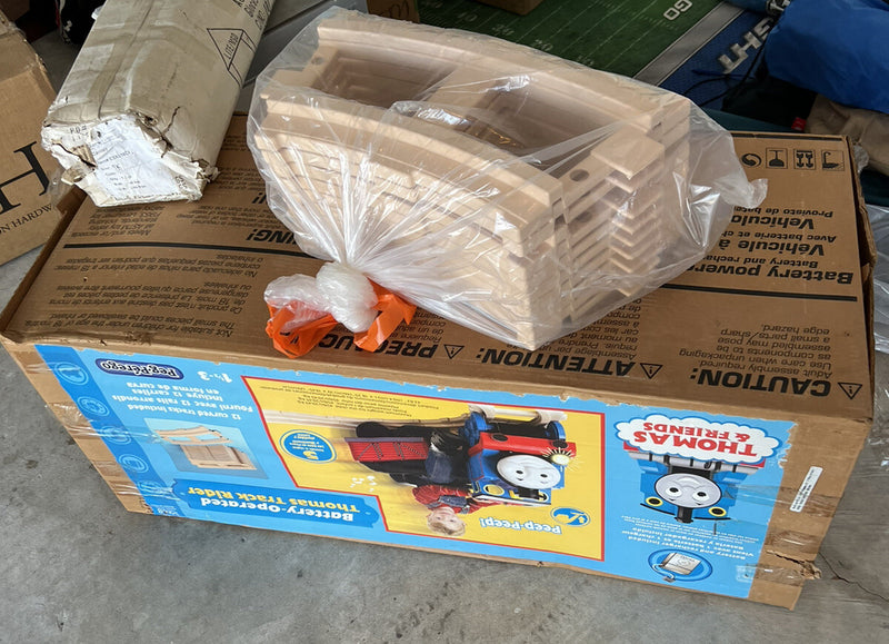 2000s Battery-Powered Thomas the Tank Engine Rider with Tracks Magic Cars Variant 0