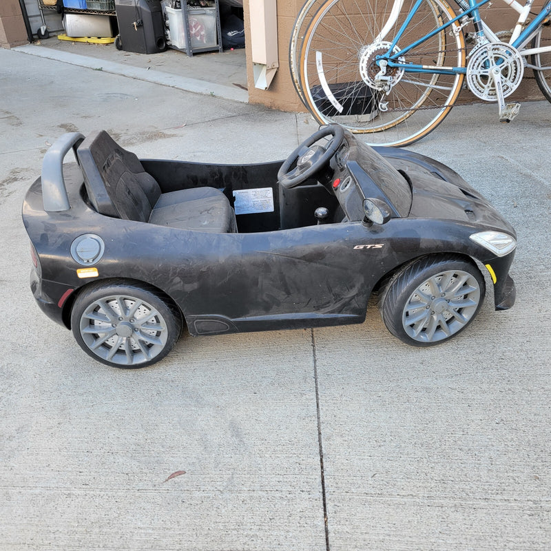 12V Battery-Powered Black Dodge Viper SRT Kids Ride-On Car for Boys Magic Cars 4