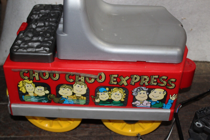 Perego Choo Choo Express Train Set with 26-Piece Track and Figure Eight Layout Magic Cars 2