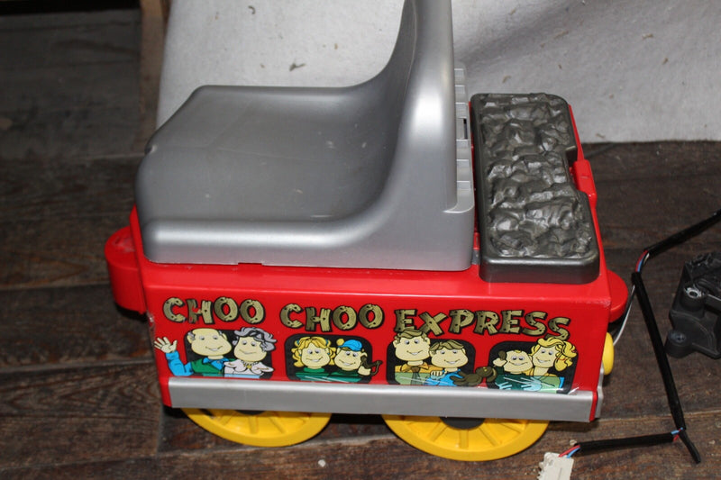 Perego Choo Choo Express Train Set with 26-Piece Track and Figure Eight Layout Magic Cars 3