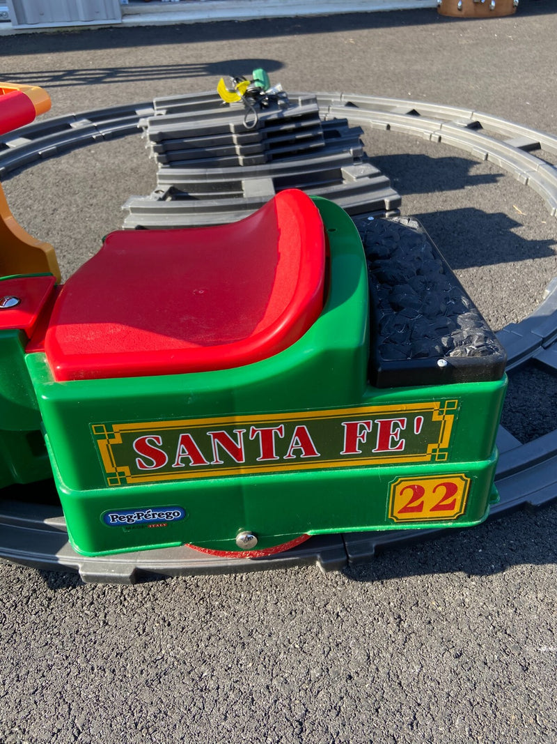 Perego Santa Fe Train Ride-On with Charger and 26 Tracks - Tested and Working Magic Cars 2