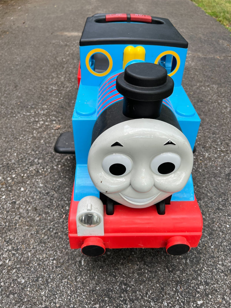 Perego Thomas Train Ride-On Toy with Electronic Repair Needed Magic Cars 0