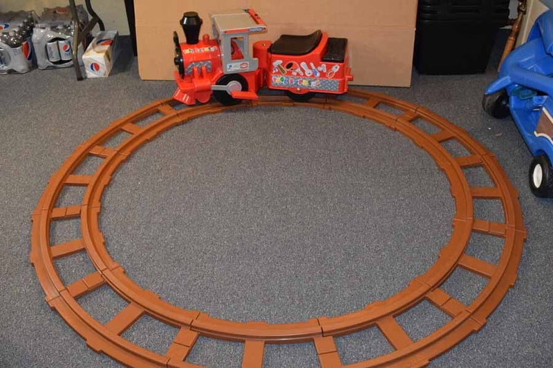 Perego Tool Express 6V Ride-On Train with Track – Working Condition Magic Cars 10
