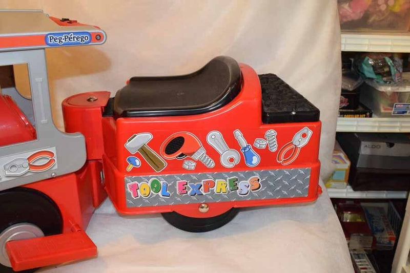 Perego Tool Express 6V Ride-On Train with Track – Working Condition Magic Cars 6