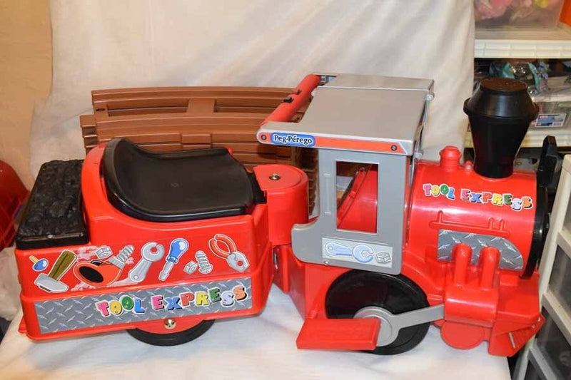Perego Tool Express 6V Ride-On Train with Track – Working Condition Magic Cars Variant 0