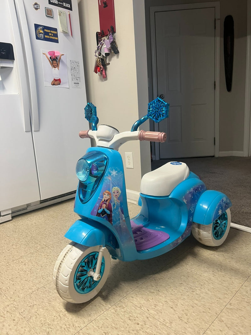 Disney Frozen 3-Wheel Battery Operated Scooter Magic Cars 4