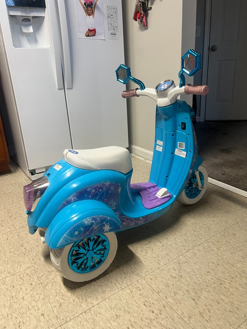 Disney Frozen 3-Wheel Battery Operated Scooter Magic Cars 6