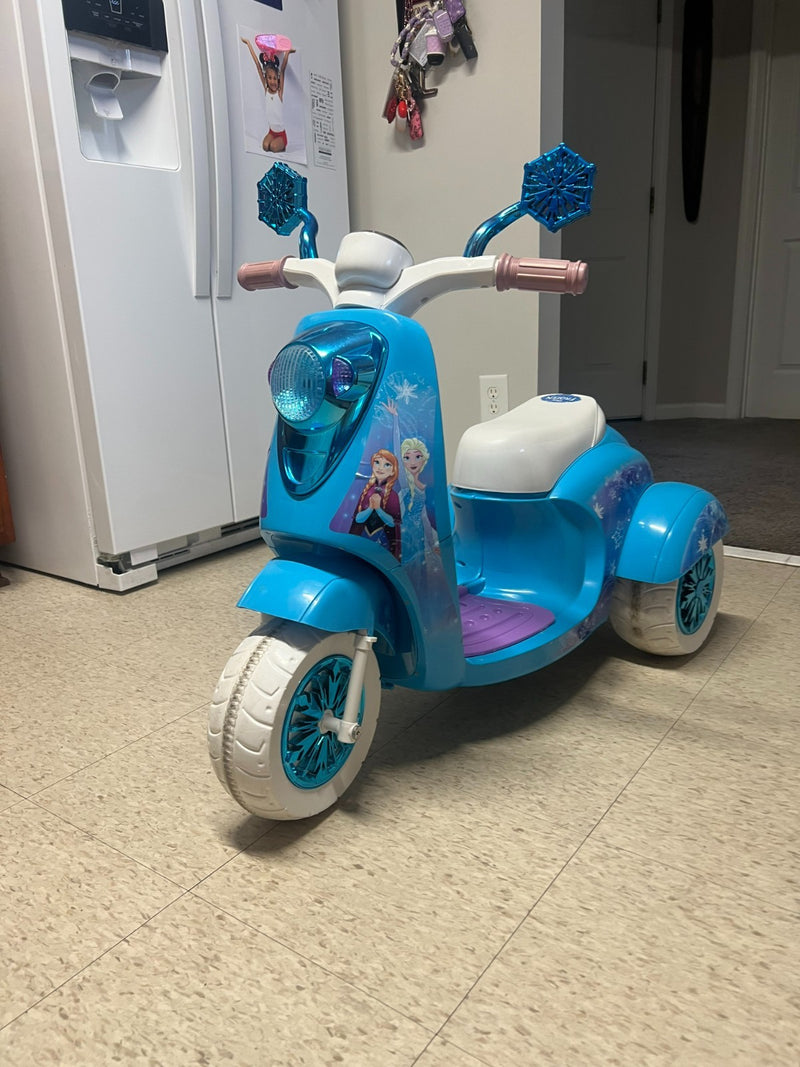 Disney Frozen 3-Wheel Battery Operated Scooter Magic Cars 8