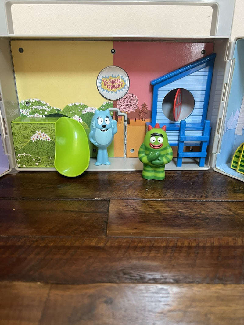 Gabba Gabba Boombox Playset with Sounds, Lights, and 3 Figurines