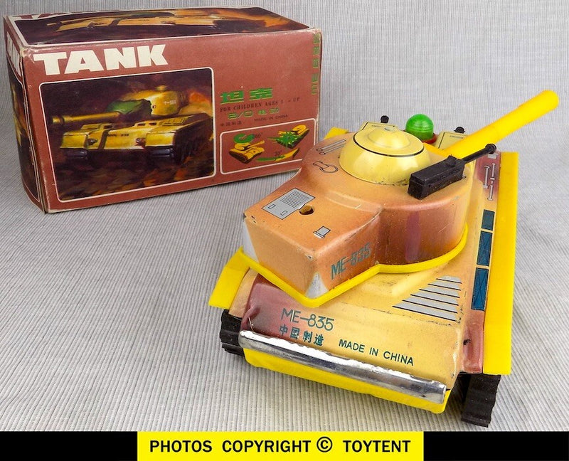 Yellow Army Tank ME-835 with Revolving Turret, Flashing Light, and Battery Operation in Original Box
