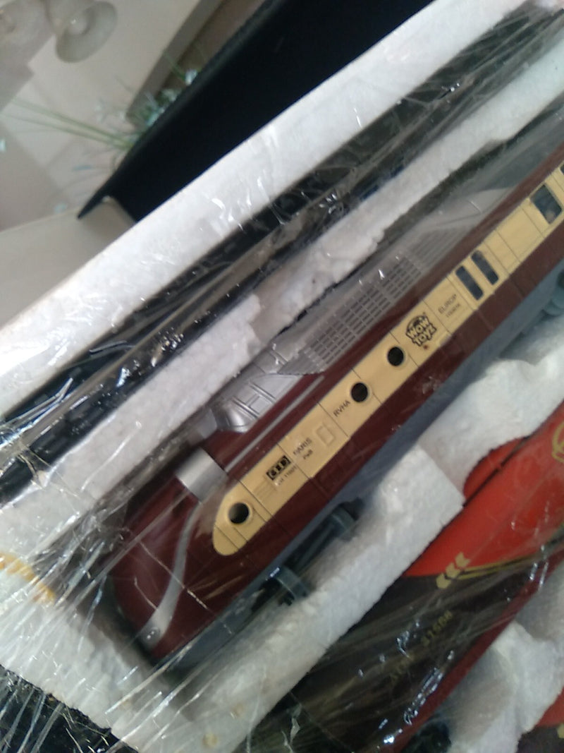 20-Piece Battery Operated Classic Train Set – Tested and Functional
