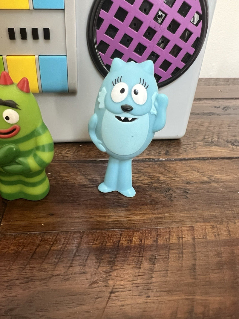 Gabba Gabba Boombox Playset with Sounds, Lights, and 3 Figurines