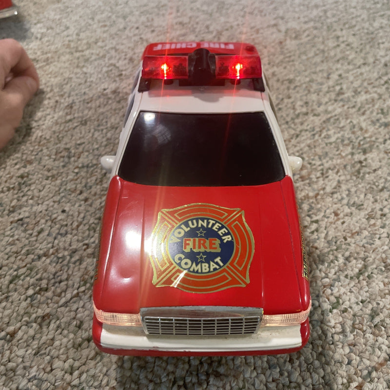 1994 Battery Operated Bright Fire Chief Rapid Response 911 Car Toy
