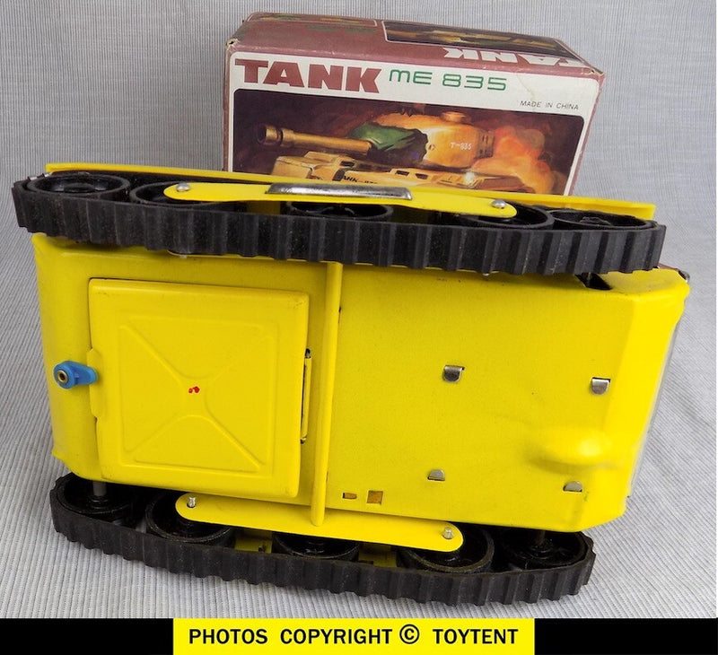 Yellow Army Tank ME-835 with Revolving Turret, Flashing Light, and Battery Operation in Original Box
