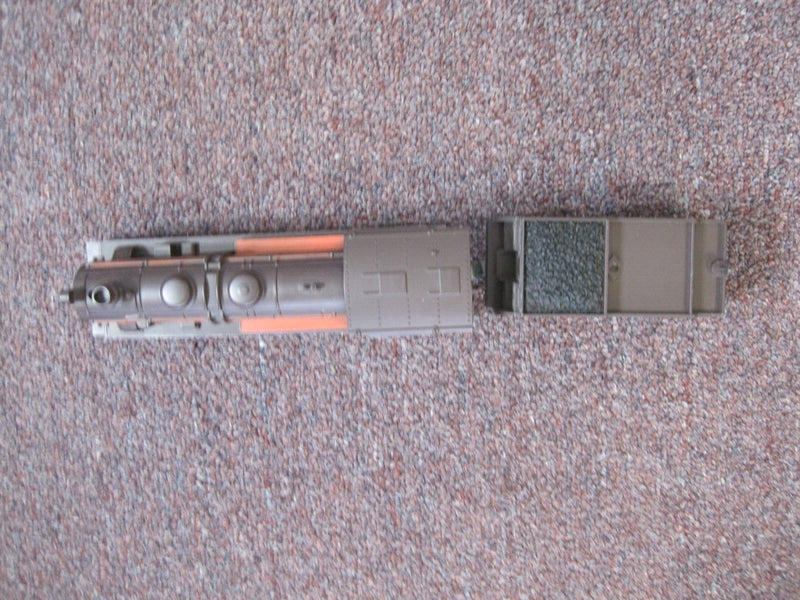 Battery Powered Steam Engine and Streamliner Toy Set