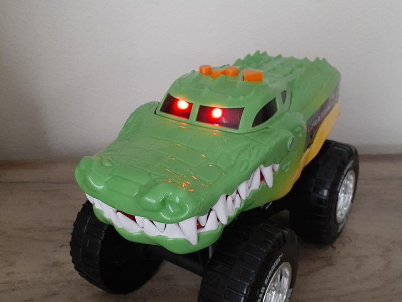 Winroth Racing Road Rippers Crocodile Monster Truck Toy with Light and Sound Effects