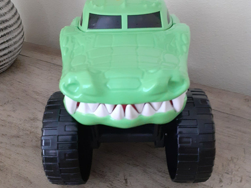 Winroth Racing Road Rippers Crocodile Monster Truck Toy with Light and Sound Effects