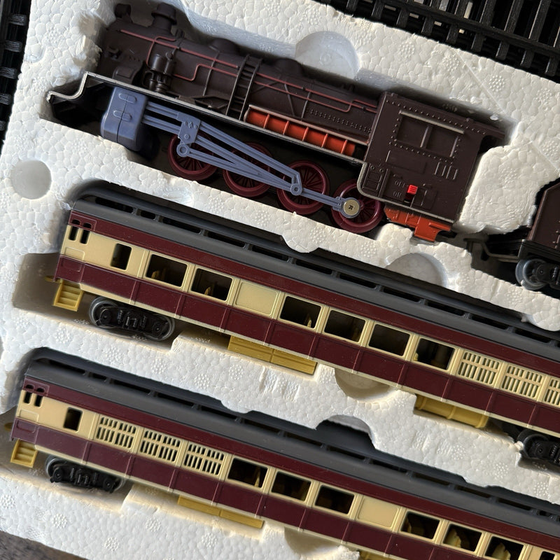 20-Piece Battery Operated Classic Train Set – Tested and Working