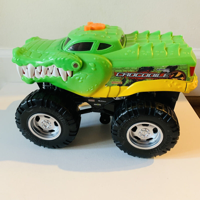 Winroth Racing Road Rippers Crocodile Monster Truck Toy with Light and Sound Effects