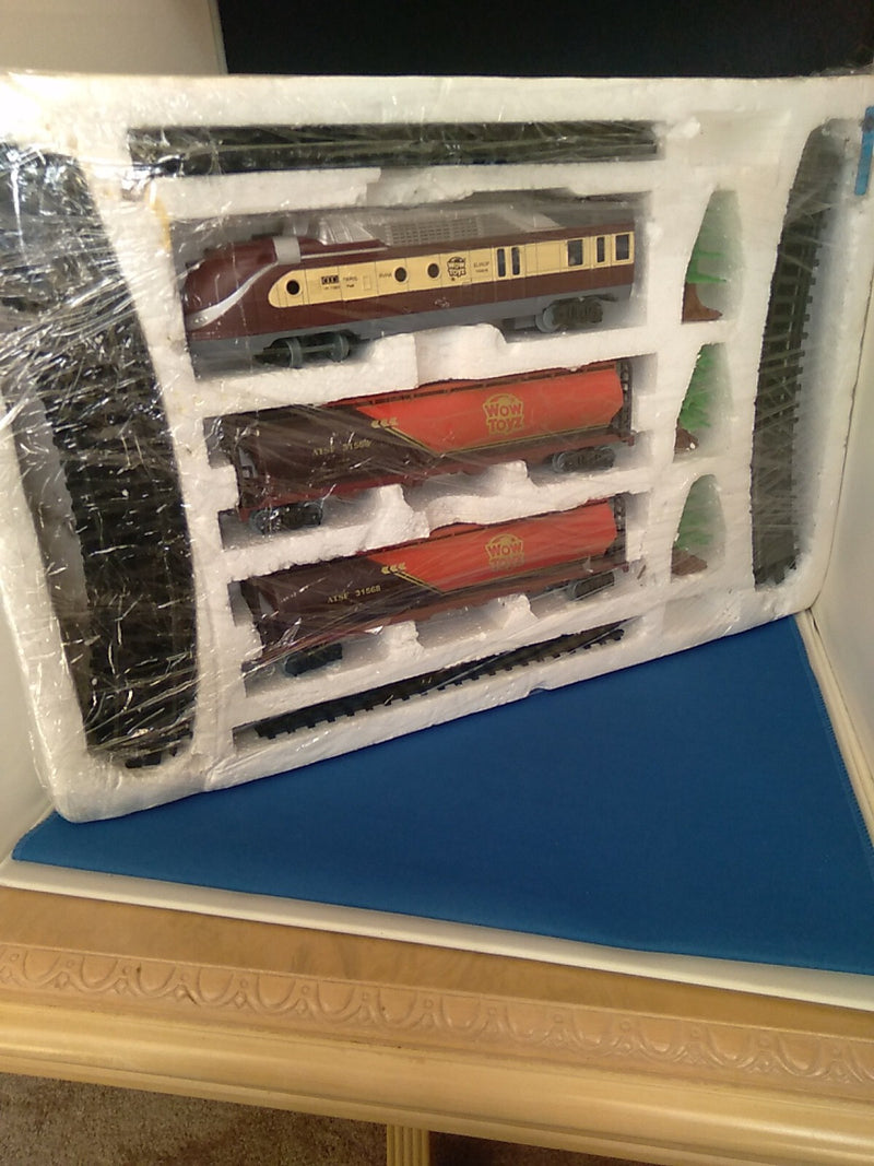 20-Piece Battery Operated Classic Train Set – Tested and Functional