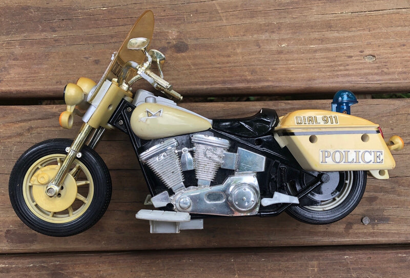Battery Operated Working Police Motorcycle Toy Harley Style