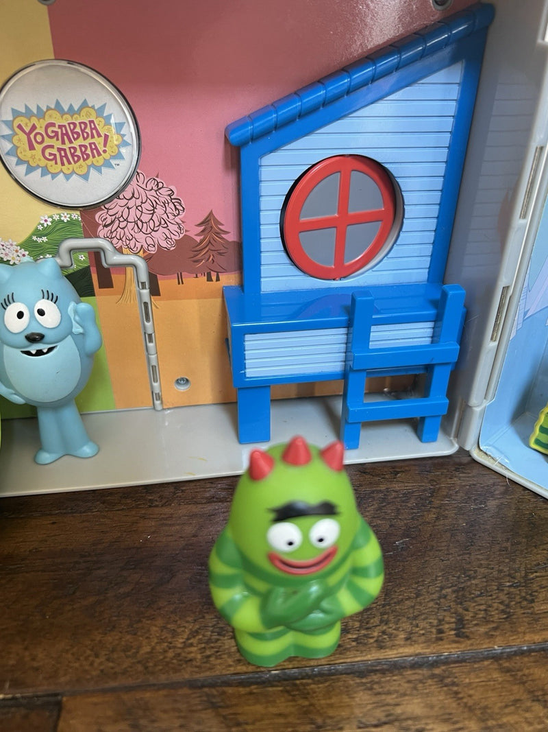 Gabba Gabba Boombox Playset with Sounds, Lights, and 3 Figurines