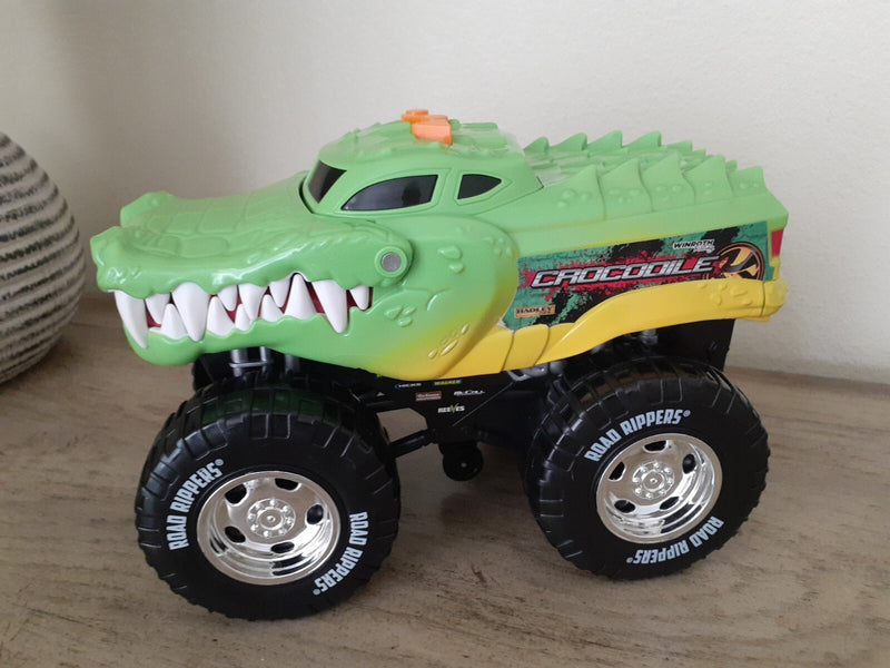 Winroth Racing Road Rippers Crocodile Monster Truck Toy with Light and Sound Effects