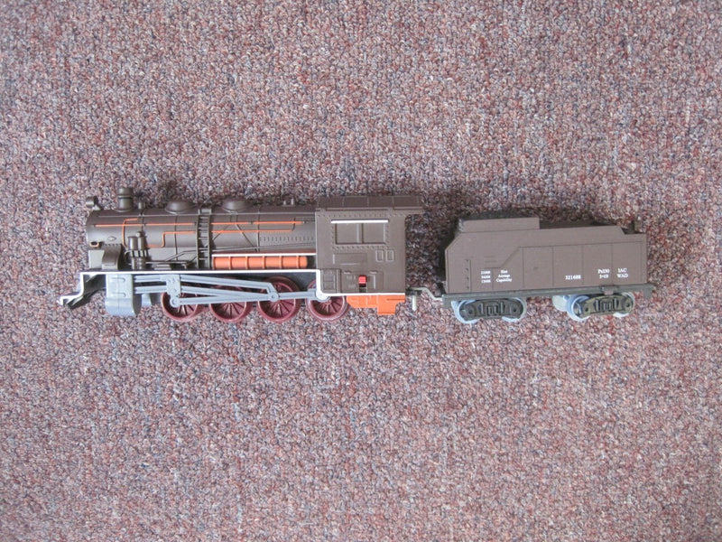 Battery Powered Steam Engine and Streamliner Toy Set