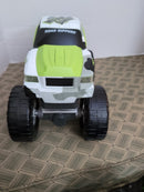 Dirt Crusher Battery-Powered Monster Truck by Road Rippers