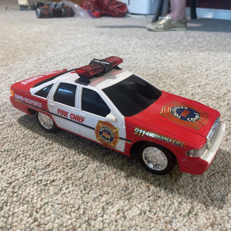 1994 Battery Operated Bright Fire Chief Rapid Response 911 Car Toy