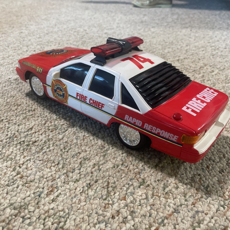 1994 Battery Operated Bright Fire Chief Rapid Response 911 Car Toy