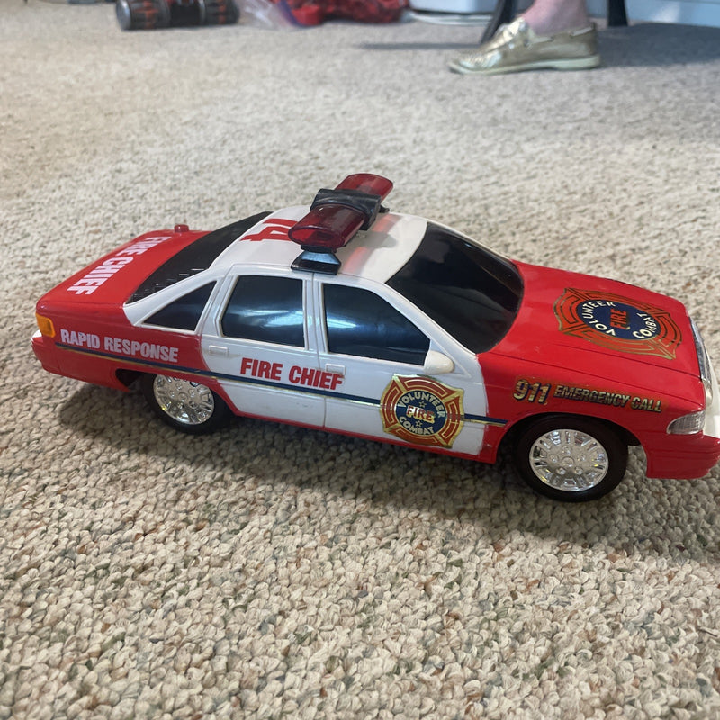 1994 Battery Operated Bright Fire Chief Rapid Response 911 Car Toy