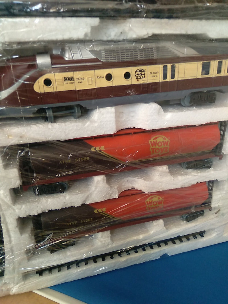 20-Piece Battery Operated Classic Train Set – Tested and Functional
