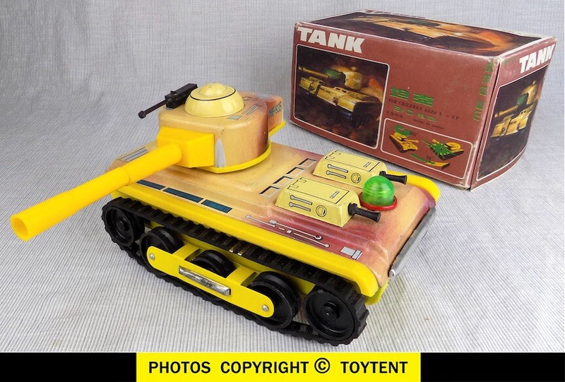Yellow Army Tank ME-835 with Revolving Turret, Flashing Light, and Battery Operation in Original Box