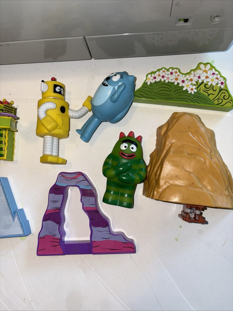 Gabba Gabba Boombox Playset with Sounds, Lights, and Character Compatibility
