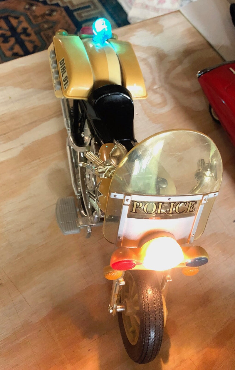 Battery Operated Working Police Motorcycle Toy Harley Style