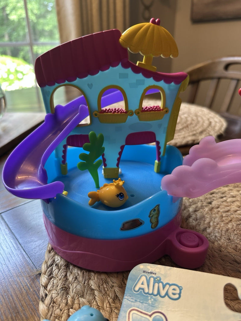 Wow Wee Fin Friends Seaside Caribbean Castle Fish Playset with Extra Accessories