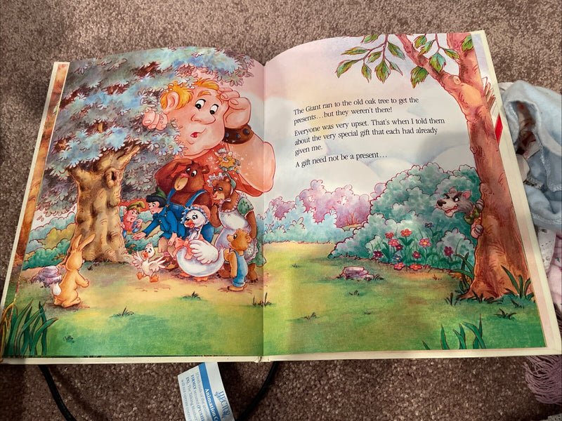 Worlds of Wonder Talking Mother Goose and Hector Set with 14 Cassettes, Books, and Clothing