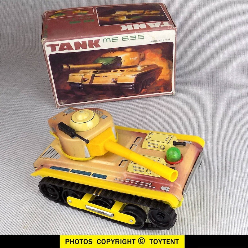 Yellow Army Tank ME-835 with Revolving Turret, Flashing Light, and Battery Operation in Original Box