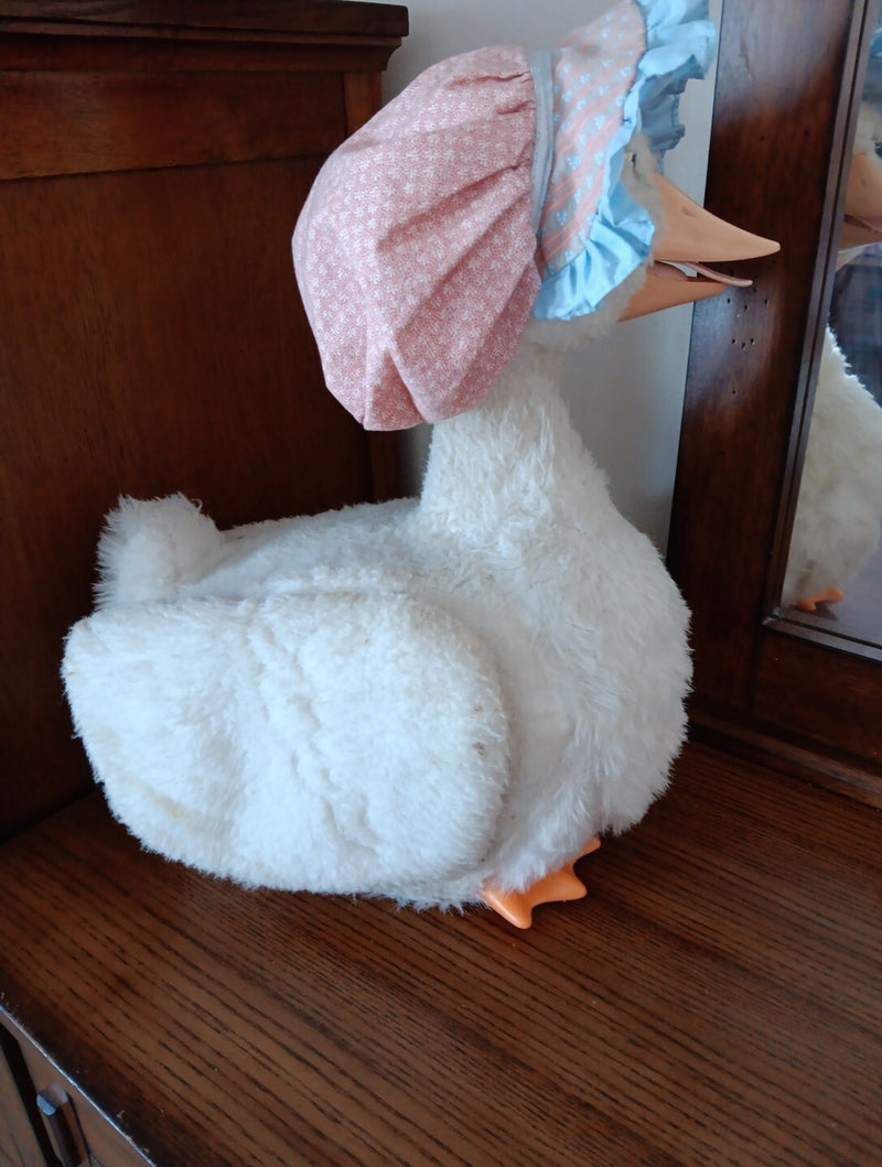 Vintage Worlds of Wonder Mother Goose Talking Toy Non-Functioning Collectible