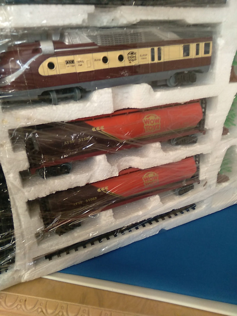20-Piece Battery Operated Classic Train Set – Tested and Functional