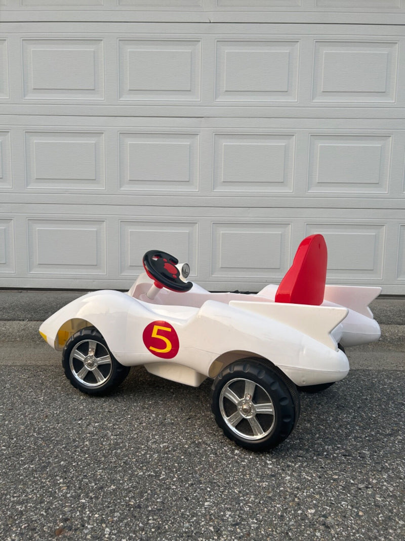 Speed Racer MACH 5 Electric Ride-On Car for Kids Magic Cars 1