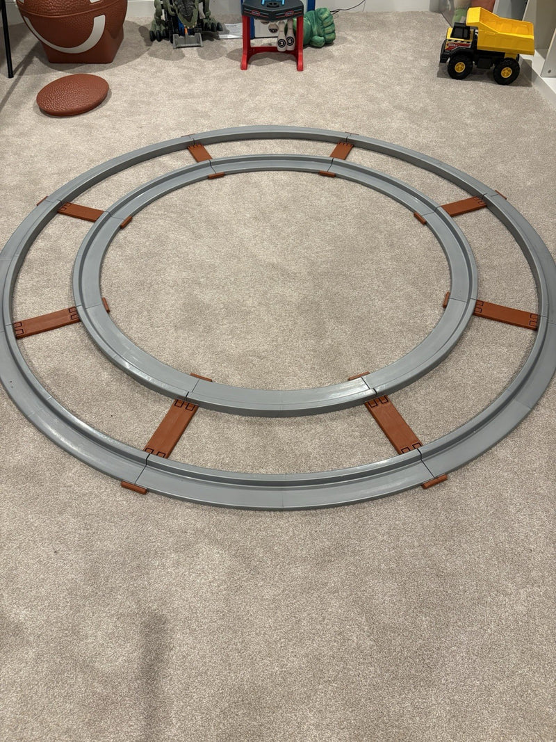 6V Ride-On Train with Track and Power Wheels Featuring Thomas and Friends Magic Cars 2
