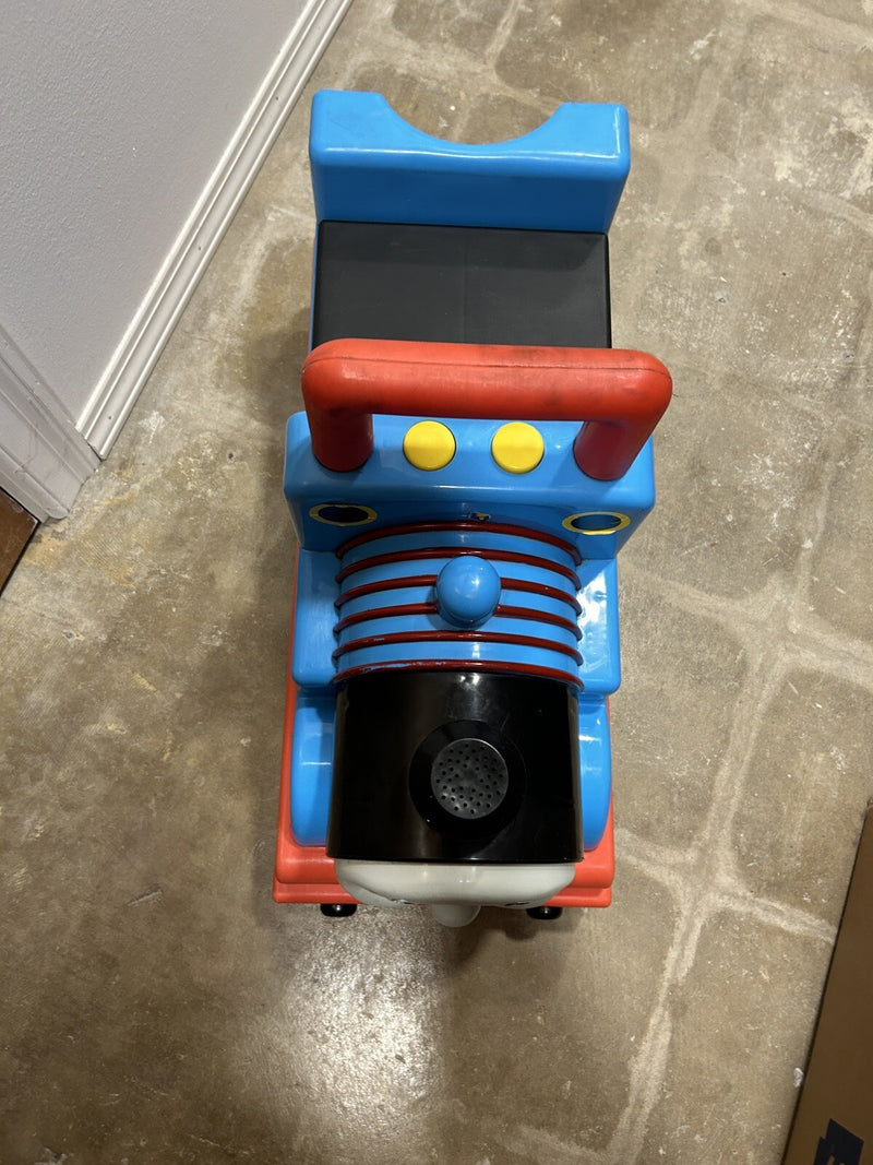 Thomas the Train Ride-On Scooter with Sound and One-Button Music Play Magic Cars 1