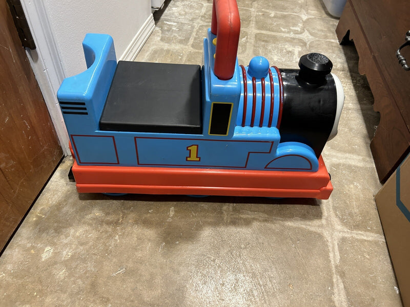 Thomas the Train Ride-On Scooter with Sound and One-Button Music Play Magic Cars 3