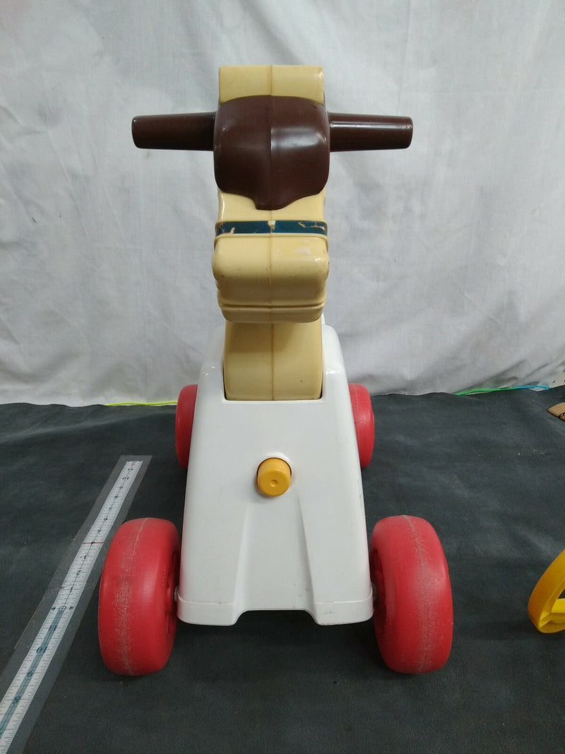 Preowned Tonka Ride-On Toy with 2 Interchangeable Heads Magic Cars 8