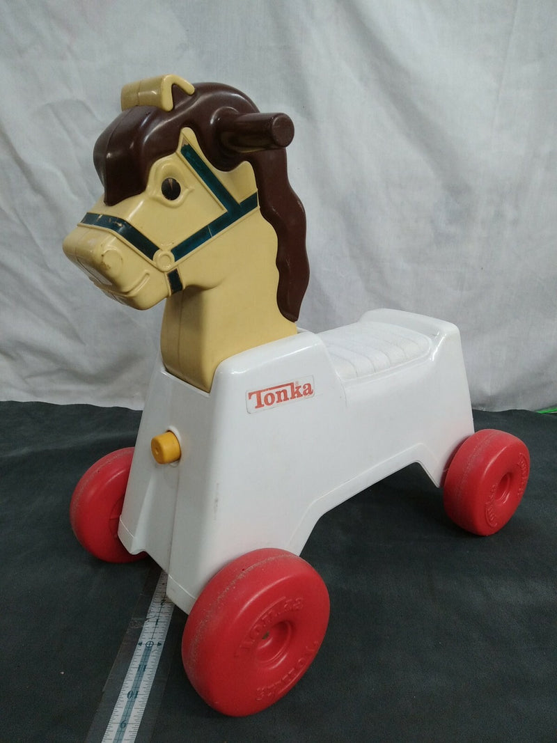Preowned Tonka Ride-On Toy with 2 Interchangeable Heads Magic Cars 9