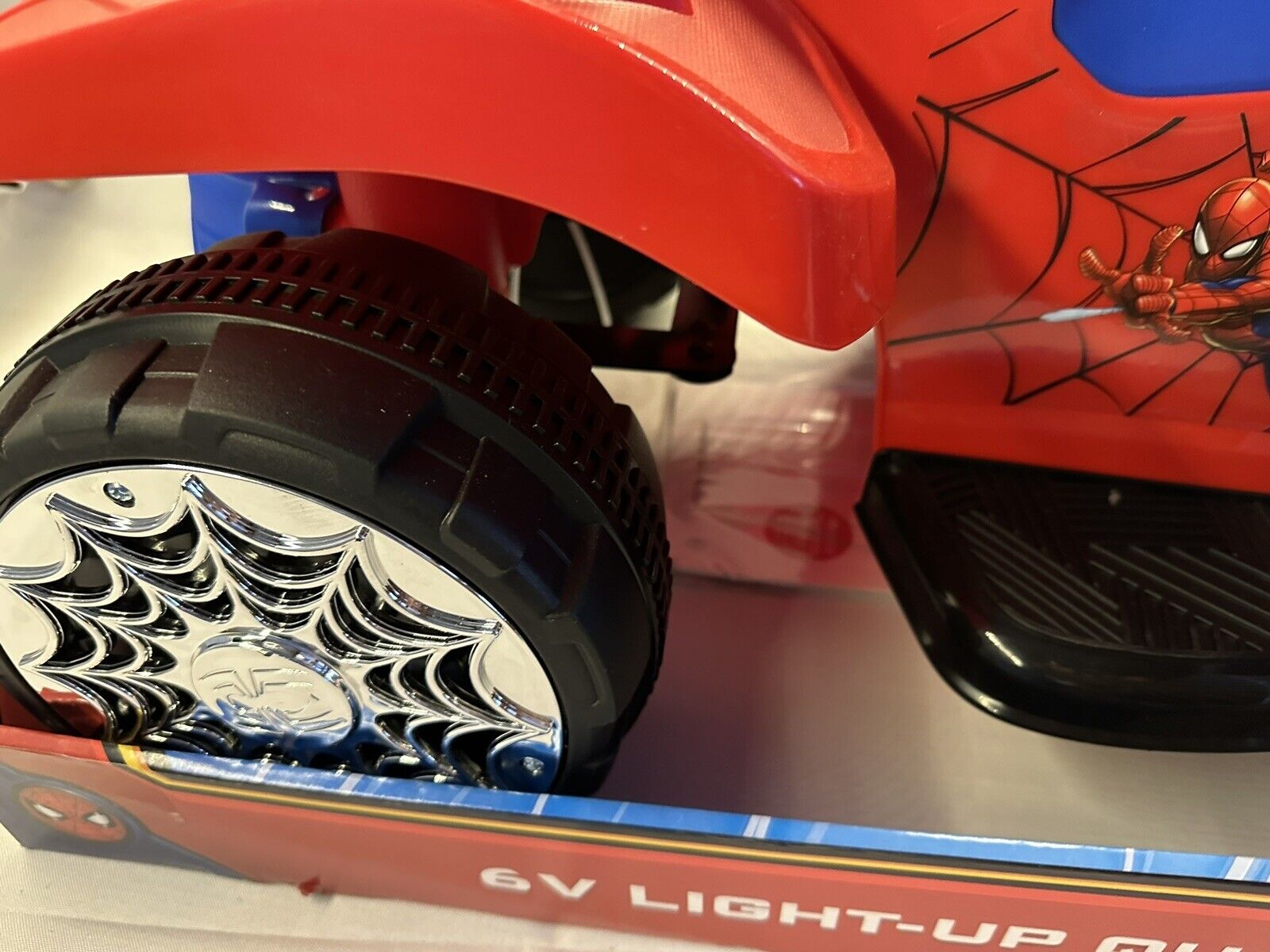 Spoder Man Ride On Spider-Man 6V Ride On with Light Up Handle Bars - Brand New in Box!